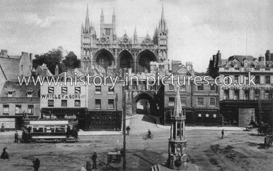Market Placeand Cathedral, Peterborough, Northamptonshire. c.1918